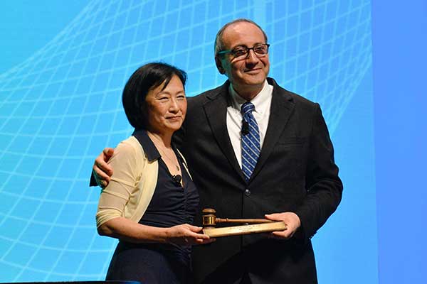 ATS President Michelle Ng Gong, MD, MS, ATSF, (left) and Immedia